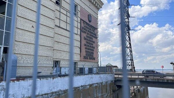 ВСУ открыли огонь по территории Каховской ГЭС0
