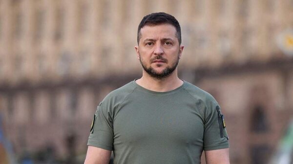Зеленский лишил гражданства еще десятерых украинцев0