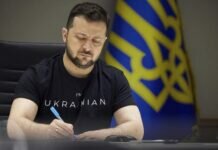 Зеленский упразднил украинскую делегацию в Контактной группе
