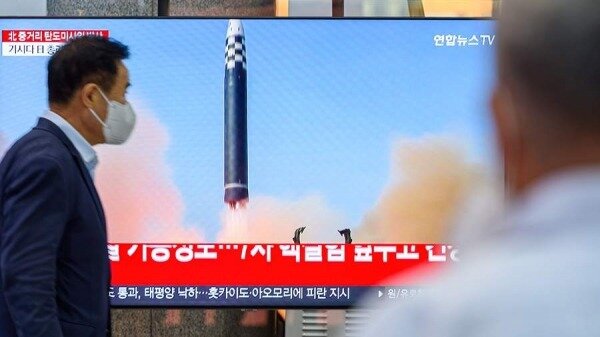 КНДР вновь запустила баллистическую ракету в сторону Японского моря0