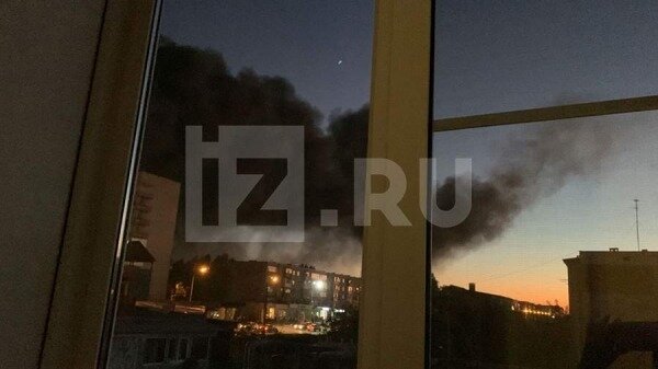 Очевидцы сообщили об упавшем на жилой дом в Ейске самолете0