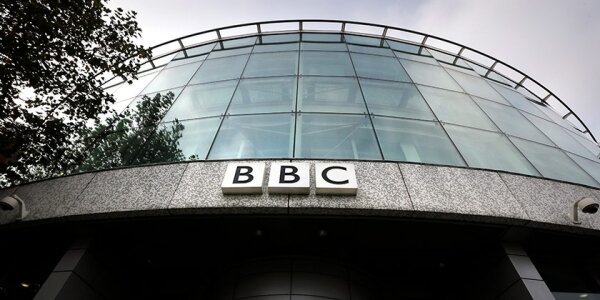 «Закон о фейках» — BBC прекратило работу в России0